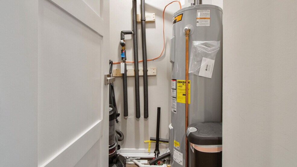 More Photos Of 1414 Pennsylvania Ave SE, Washington Apartments For Sale