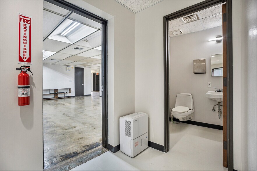 More Photos Of 714 7th Ave N, Texas City Office Residential For Sale