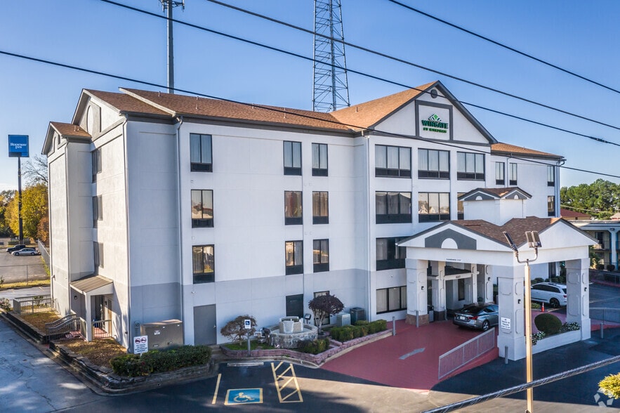 More Photos Of 6069 Macon Cv, Memphis Hotel For Sale