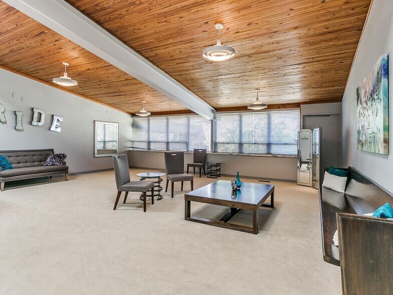 More Photos Of 2254 W Meyers Cir, Choctaw Lodge Meeting Hall For Sale