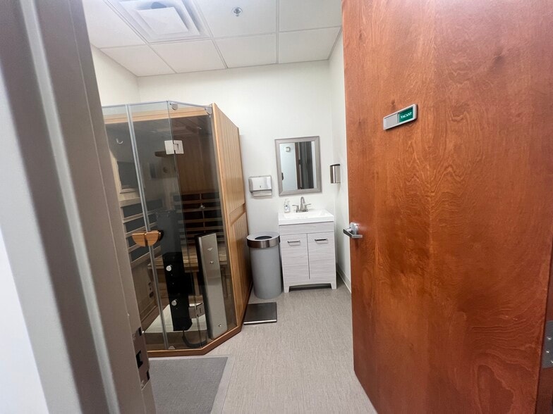 More Photos Of 16952 W Bell Rd, Surprise Medical For Lease