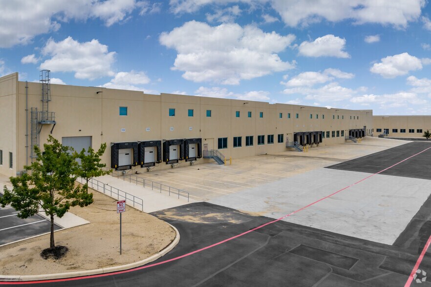 More Photos Of 6422 E Campus Dr, San Antonio Unknown For Lease