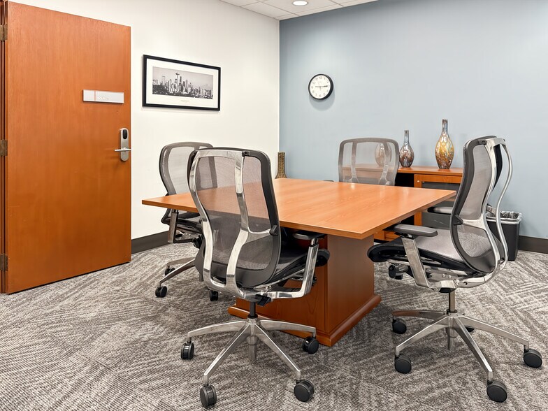 More Photos Of 2255 Glades Rd, Boca Raton Coworking Space