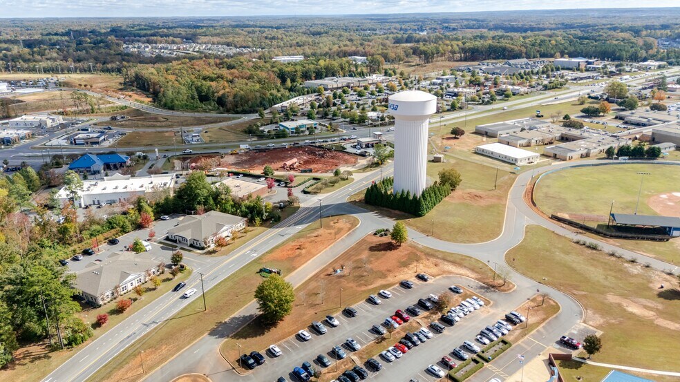 More Photos Of 4184 Dobys Bridge Rd, Fort Mill Office For Lease