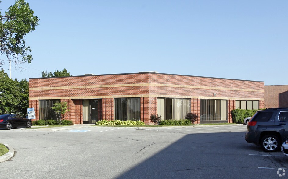 More Photos Of 5825 Kennedy Rd, Mississauga Unknown For Lease