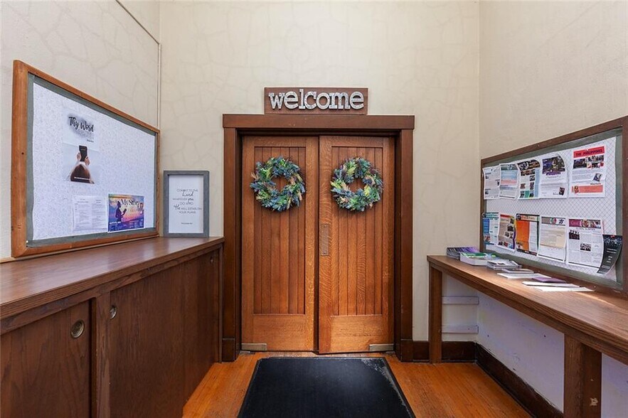 More Photos Of 250 4th St, Waukee Religious Facility For Lease