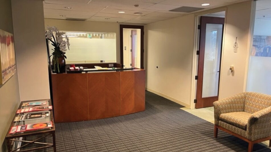 More Photos Of 15760 Ventura Blvd, Encino Office For Lease