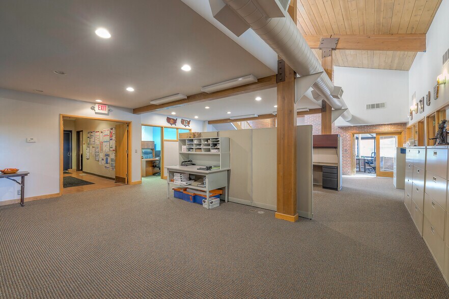 More Photos Of 8880 Ballentine St, Overland Park Office For Sale