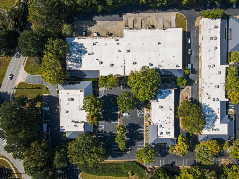 More Photos Of 3000 Business Park Dr, Norcross Unknown For Lease