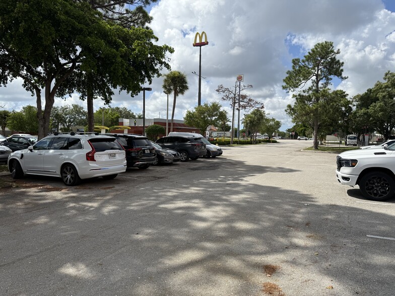 More Photos Of 4152-4230 Blue Heron Blvd W, Riviera Beach Medical For Sale