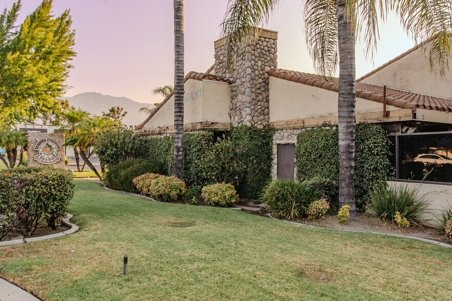 More Photos Of 60 N Mountain Ave, Upland Restaurant For Sale