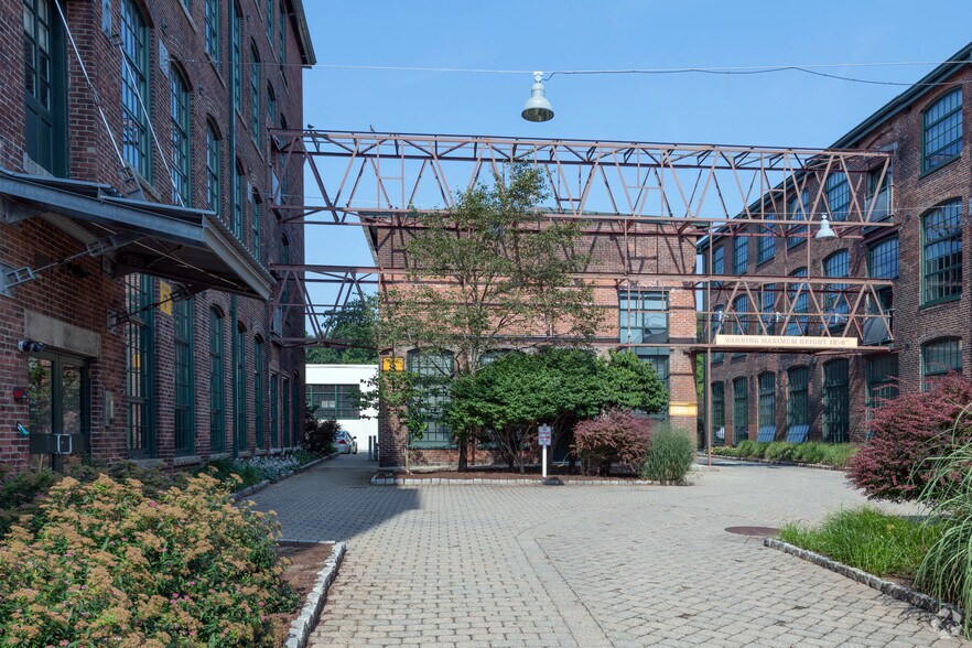 More Photos Of 166 Valley St, Providence Apartments For Sale