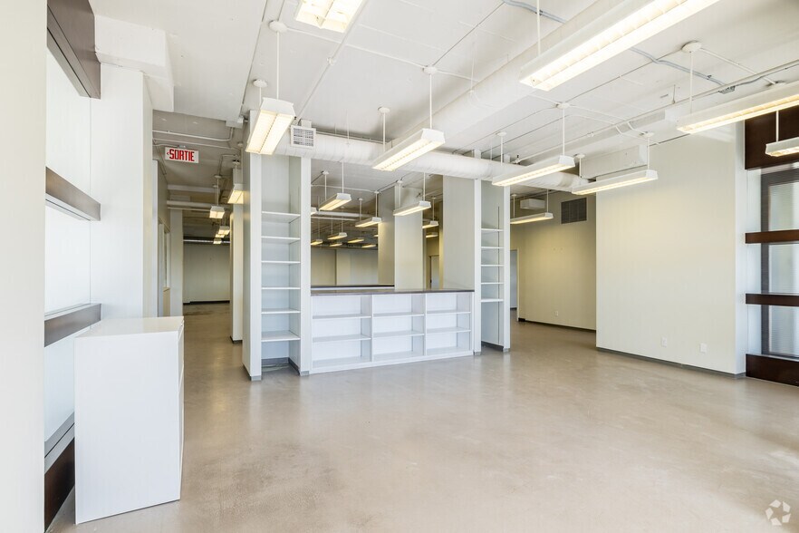 More Photos Of 225 Rue Chabanel O, Montréal Loft Creative Space For Lease