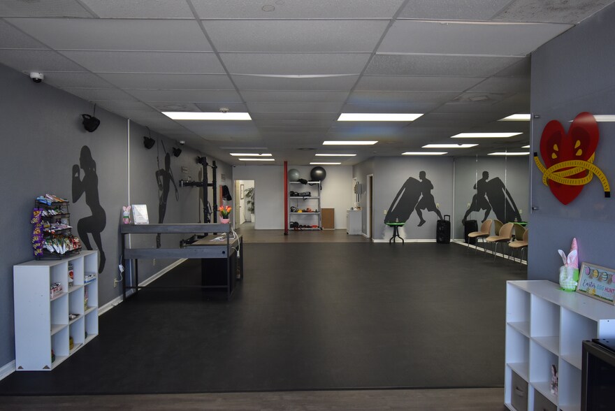More Photos Of 73965 Highway 111, Palm Desert Storefront Retail Office For Lease