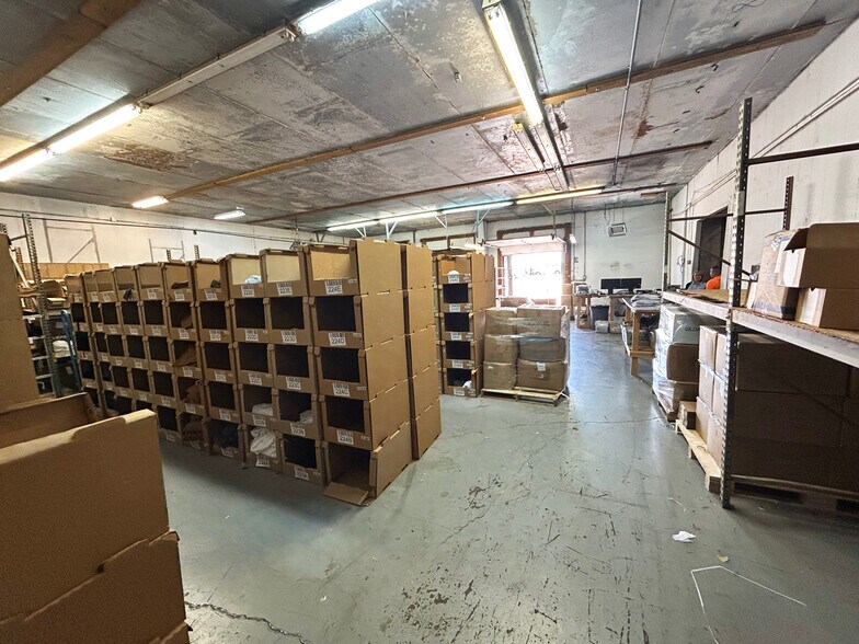 More Photos Of 129 Dishman Ln, Bowling Green Warehouse For Lease