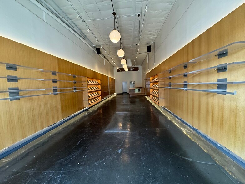 More Photos Of 449-451 N Fairfax Ave, Los Angeles Storefront For Lease