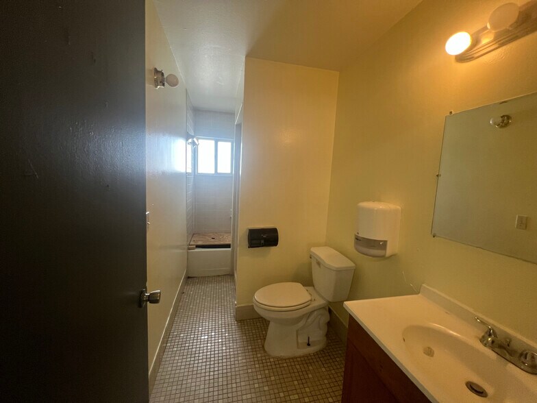 More Photos Of 4527 Carter St, Orlando Daycare Center For Lease