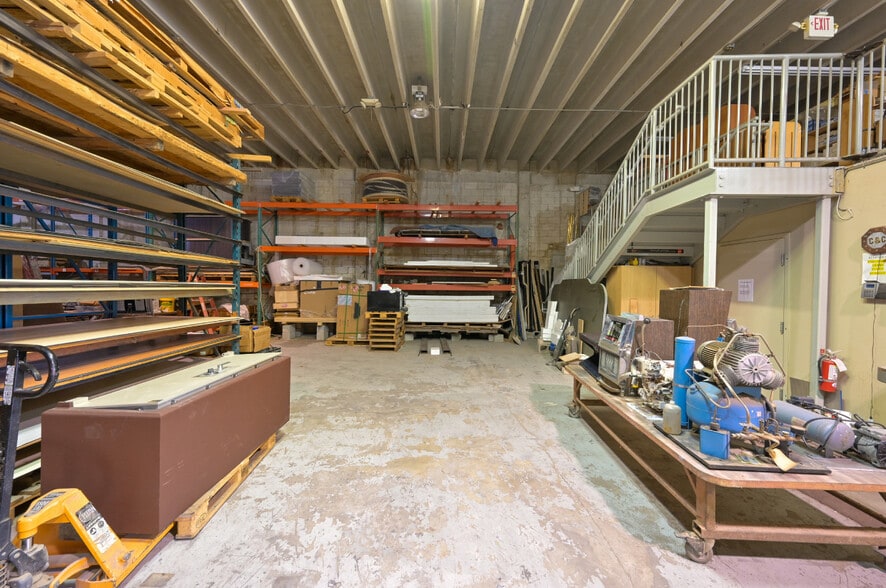 More Photos Of 2655 NE 188th St, Miami Warehouse For Sale