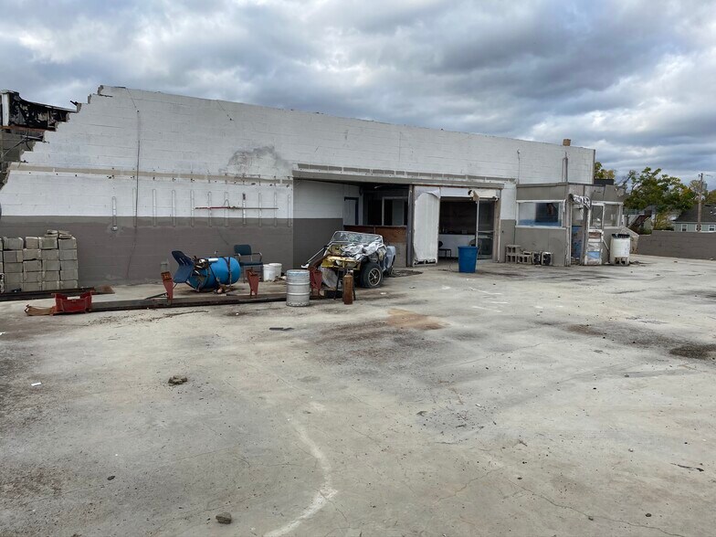 More Photos Of 5020 N Main St, Dayton Auto Repair For Sale