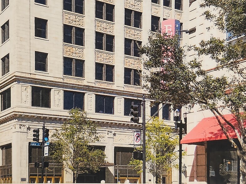 More Photos Of 200 N Laura St, Jacksonville Coworking Space