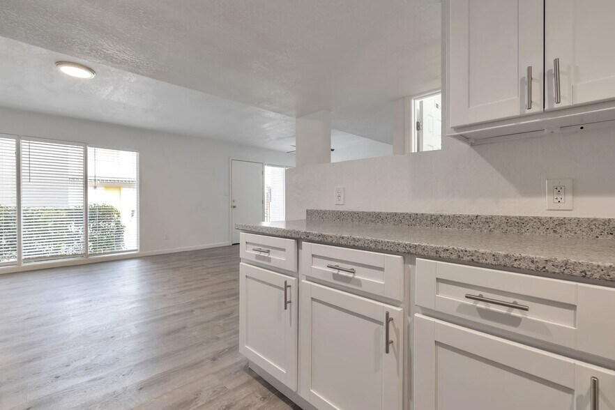 More Photos Of 1815 W Tuckey Ln, Phoenix Apartments For Sale