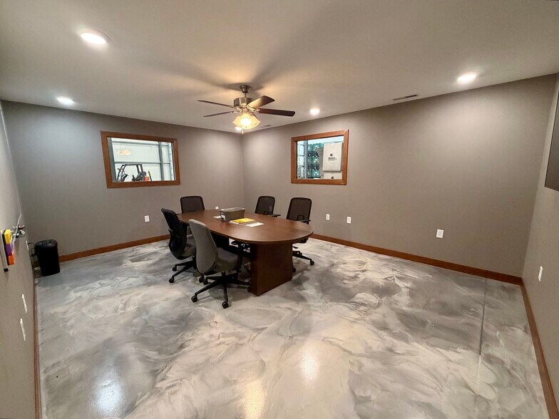 More Photos Of 405 Lake Ave, Gothenburg Distribution For Sale