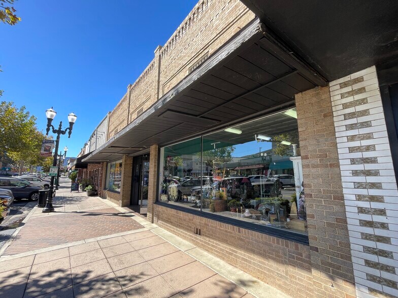 More Photos Of 133 N Main St, Lake Elsinore Storefront For Sale
