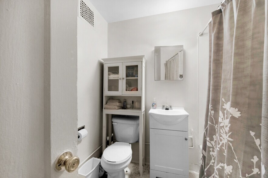 More Photos Of 2424 E Denny Way, Seattle Apartments For Sale