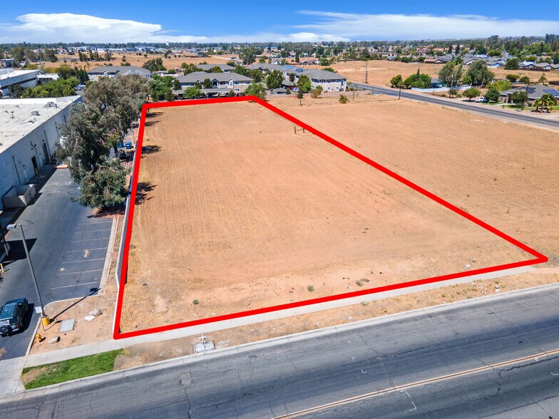 More Photos Of NEC Country Club Dr & Sherwood Ave, Madera Land For Sale