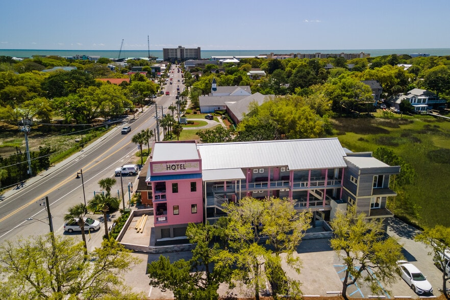 More Photos Of 87 Center St, Folly Beach Restaurant For Lease