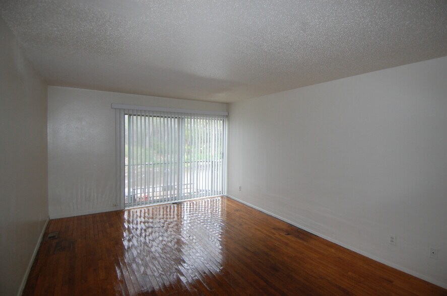 More Photos Of 1100 Arthur St, Iowa City Apartments For Sale