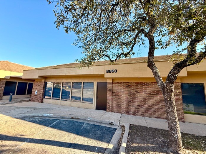 More Photos Of 8850 Business Park Dr, Austin Office For Sale