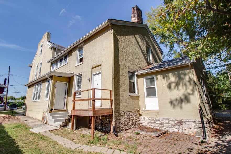 More Photos Of 1011 State St, Alton Apartments For Sale