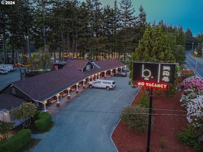 Primary Photo Of 1175 2nd St SE, Bandon Hotel For Sale
