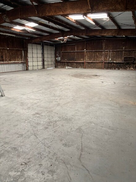 More Photos Of 2110 & 2114 Catalina Drive, Pasadena Industrial For Sale