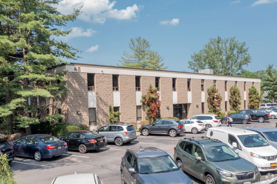 More Photos Of 45 Kensico Dr, Mount Kisco Office For Lease