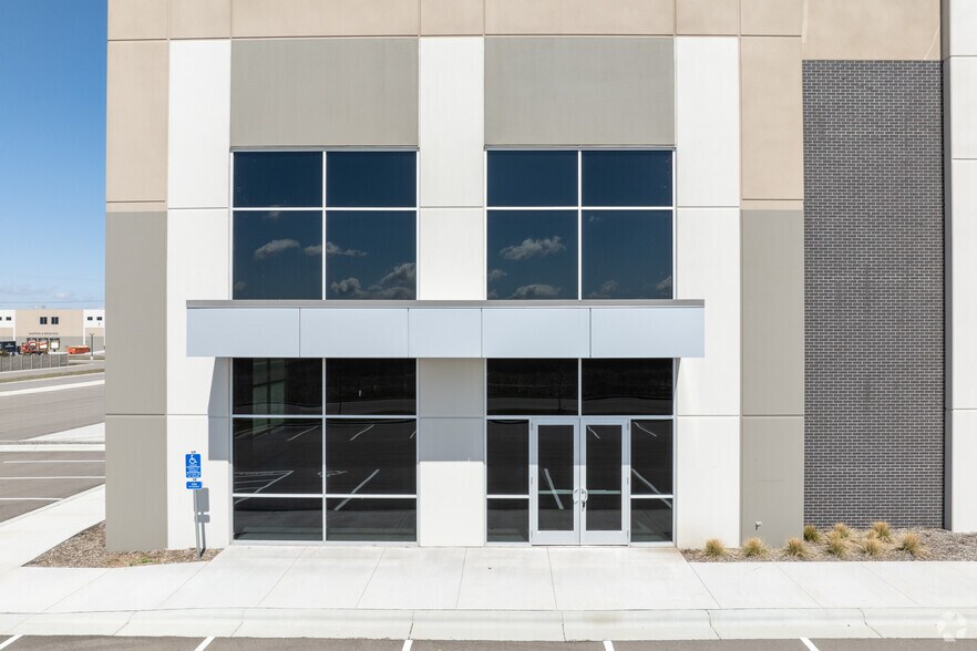More Photos Of 7701 100th St S, Cottage Grove Distribution For Lease