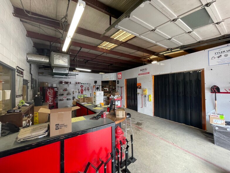 More Photos Of 1260 Sweeten Creek Rd, Asheville Light Distribution For Lease