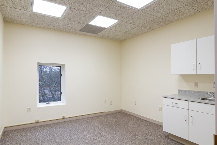 More Photos Of 700 Attucks Ln, Hyannis Medical For Sale