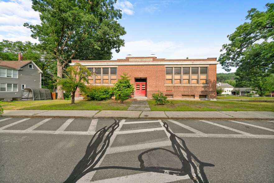 Primary Photo Of 314 Sanders St, Athol Schools For Sale