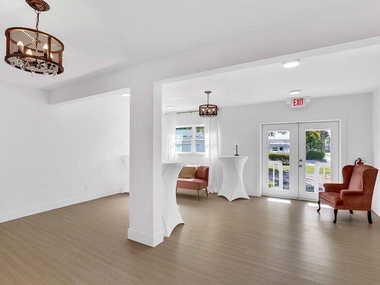 More Photos Of 1708 Old Dixie Hwy, Vero Beach General Retail For Sale
