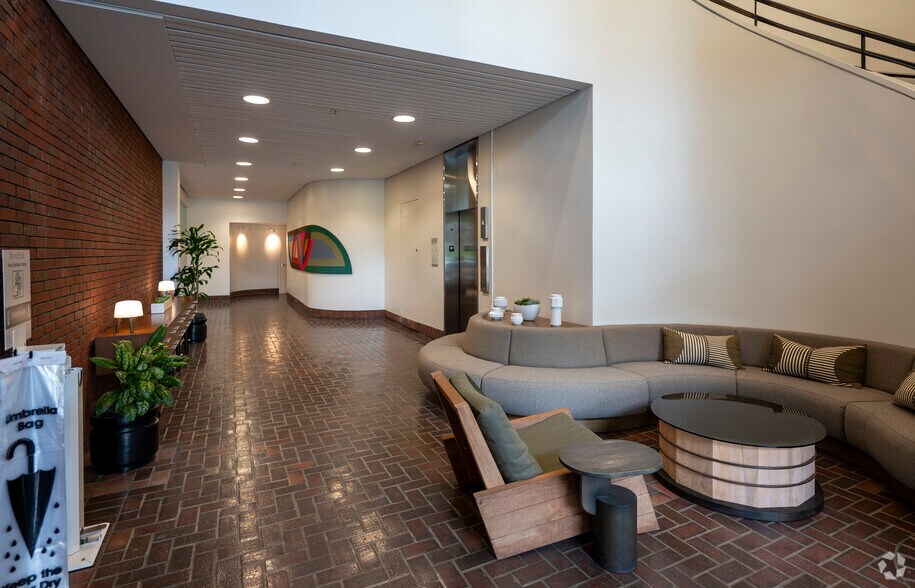 More Photos Of 560 Davis St, San Francisco Unknown For Lease