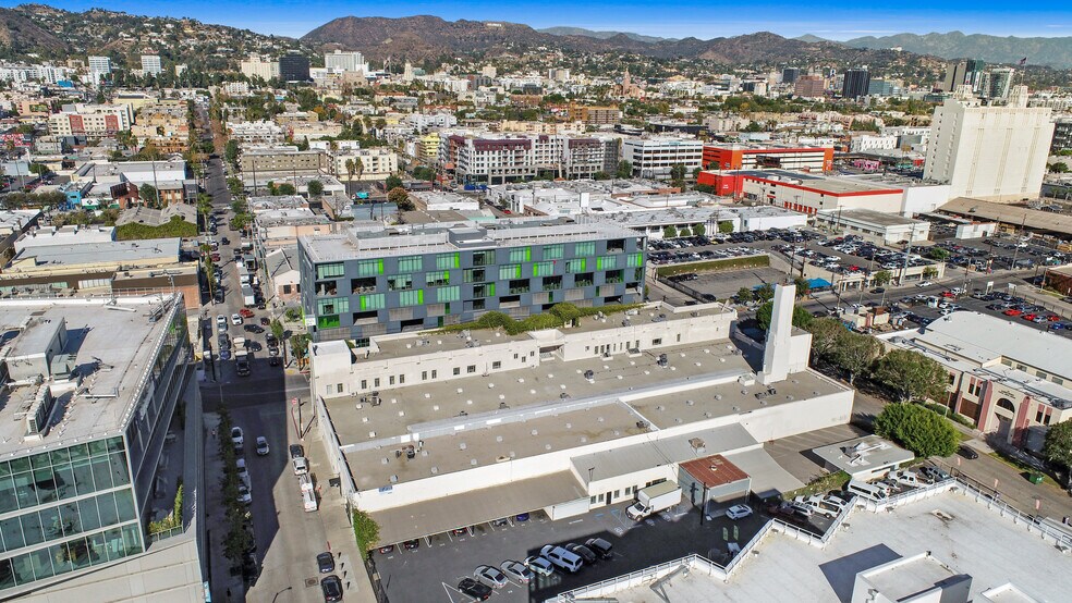 More Photos Of 7000 Romaine St, Los Angeles Showroom For Lease