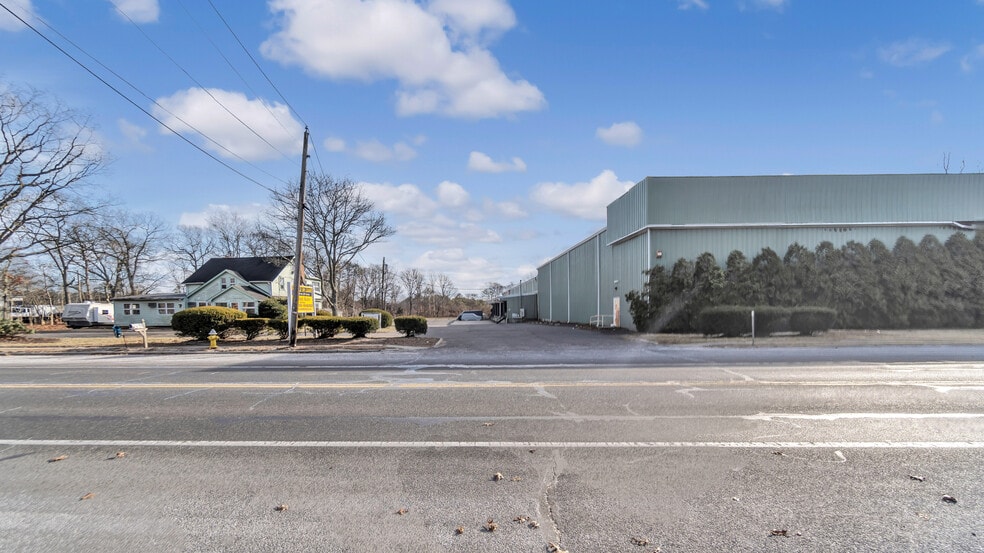 More Photos Of 26 Frowein Rd, Center Moriches Warehouse For Sale