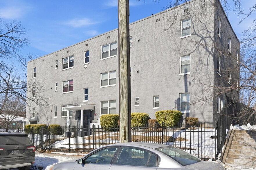 More Photos Of 1300 Congress St SE, Washington Apartments For Sale
