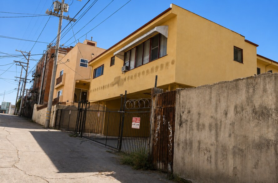 More Photos Of 325 S Westlake Ave, Los Angeles Apartments For Sale