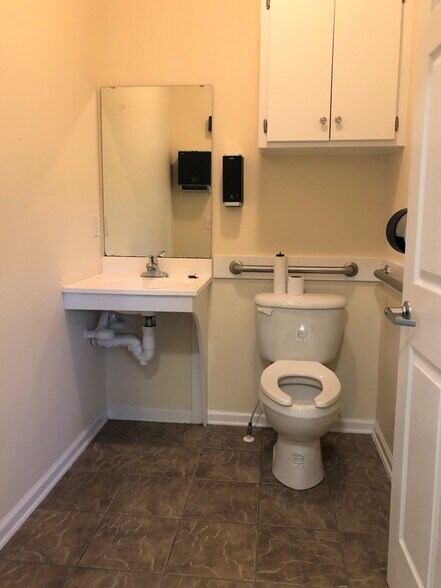 More Photos Of 146-B Litton Dr, Lexington Light Distribution For Lease
