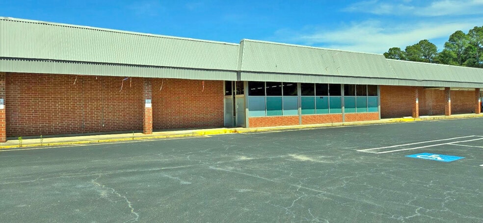 More Photos Of 900-916 N Horner Blvd, Sanford General Retail For Lease