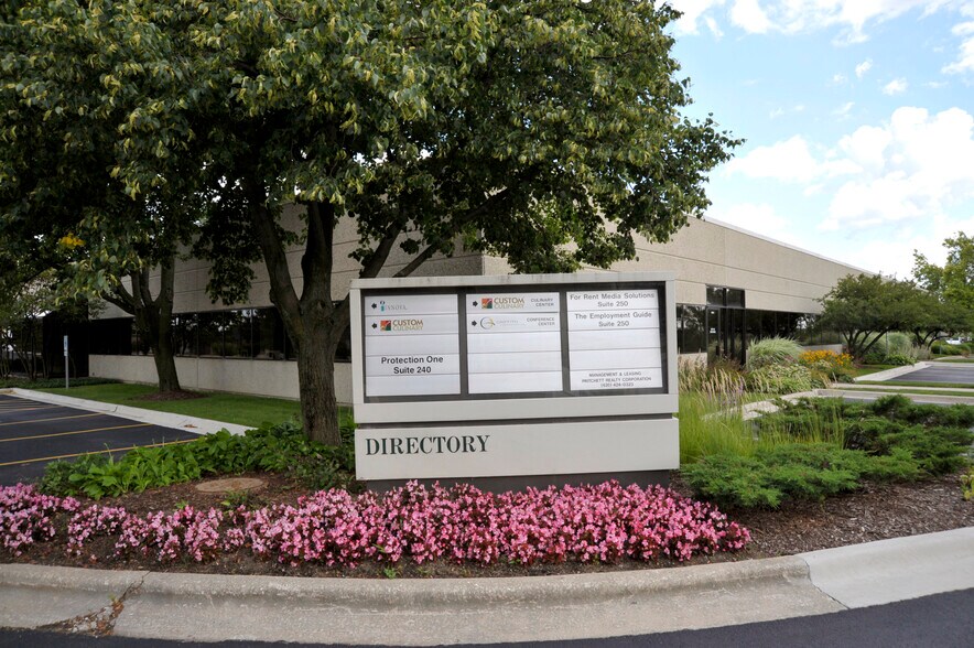 More Photos Of 2505 S Finley Rd, Lombard Office For Lease