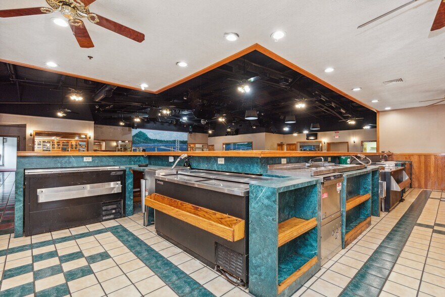 More Photos Of 470 Tucker Dr, Maysville Storefront Retail Office For Sale